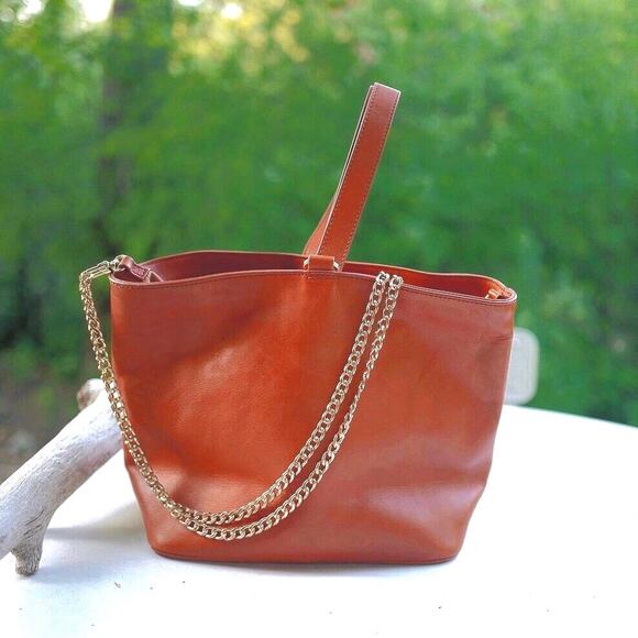 STAUD Handbags - Like New STAUD Leather Shoulder Bucket Bag with Crossbody Chain